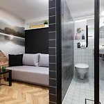 Micro Apartment Grochowska